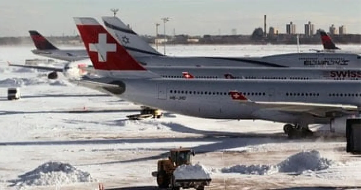 إلغاء آلاف الرحلات يشل حركة الطيران في مطارات نيويورك وسط عاصفة ثلجية