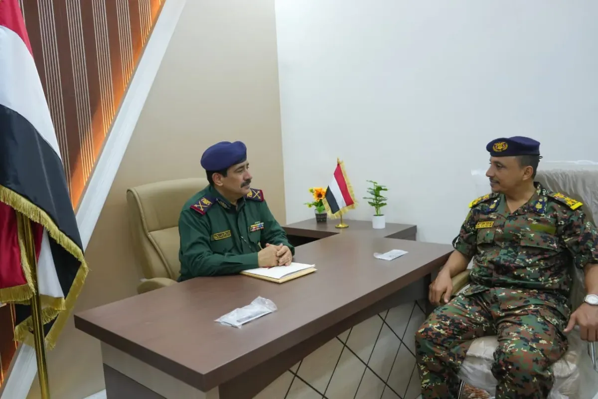 وزير الداخلية يبحث الأوضاع الأمنية في الحديدة