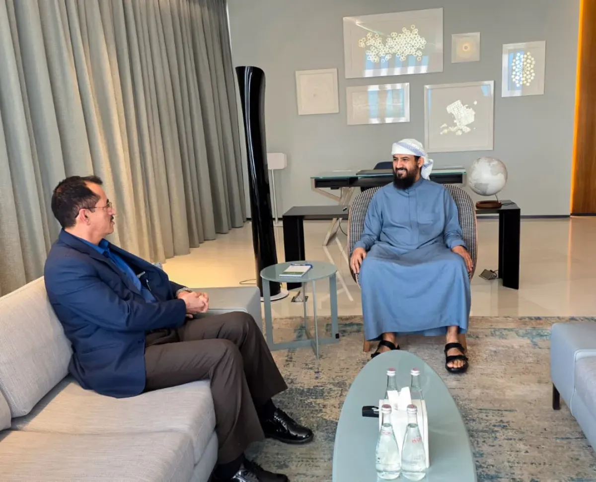 المحرمي: توحيد القوات المسلحة ضرورة مؤسسية لتعزيز الجاهزية