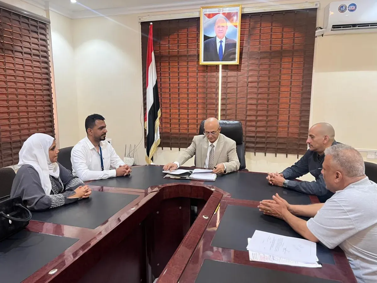 وزير المياه يوقع اتفاقيات لمشاريع مياه بتعز وعدن تستفيد منها 180 ألف نسمة