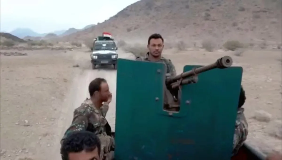 تسليم المطلوب الأمني أحمد حيدر للحملة الأمنية في الوازعية
