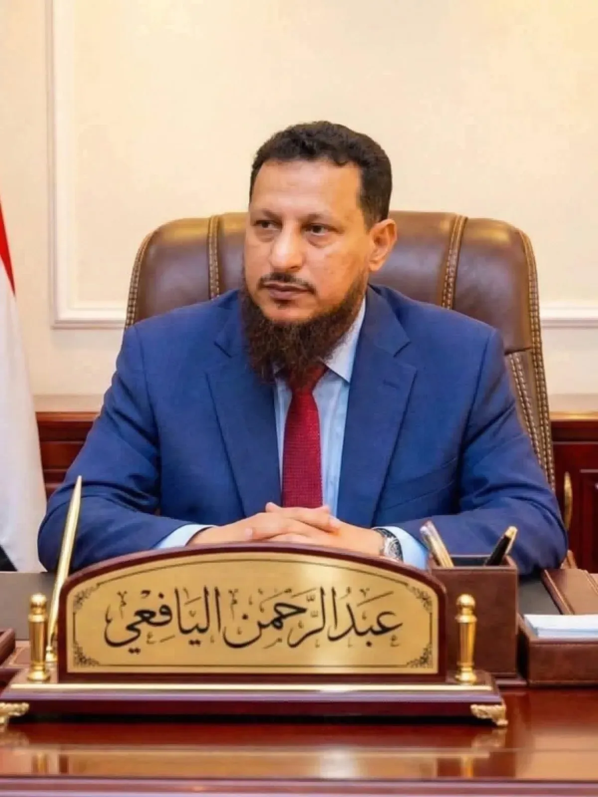 محافظ عدن يأمر بالتحقيق في انفجار معسكر العمالقة بالممدارة