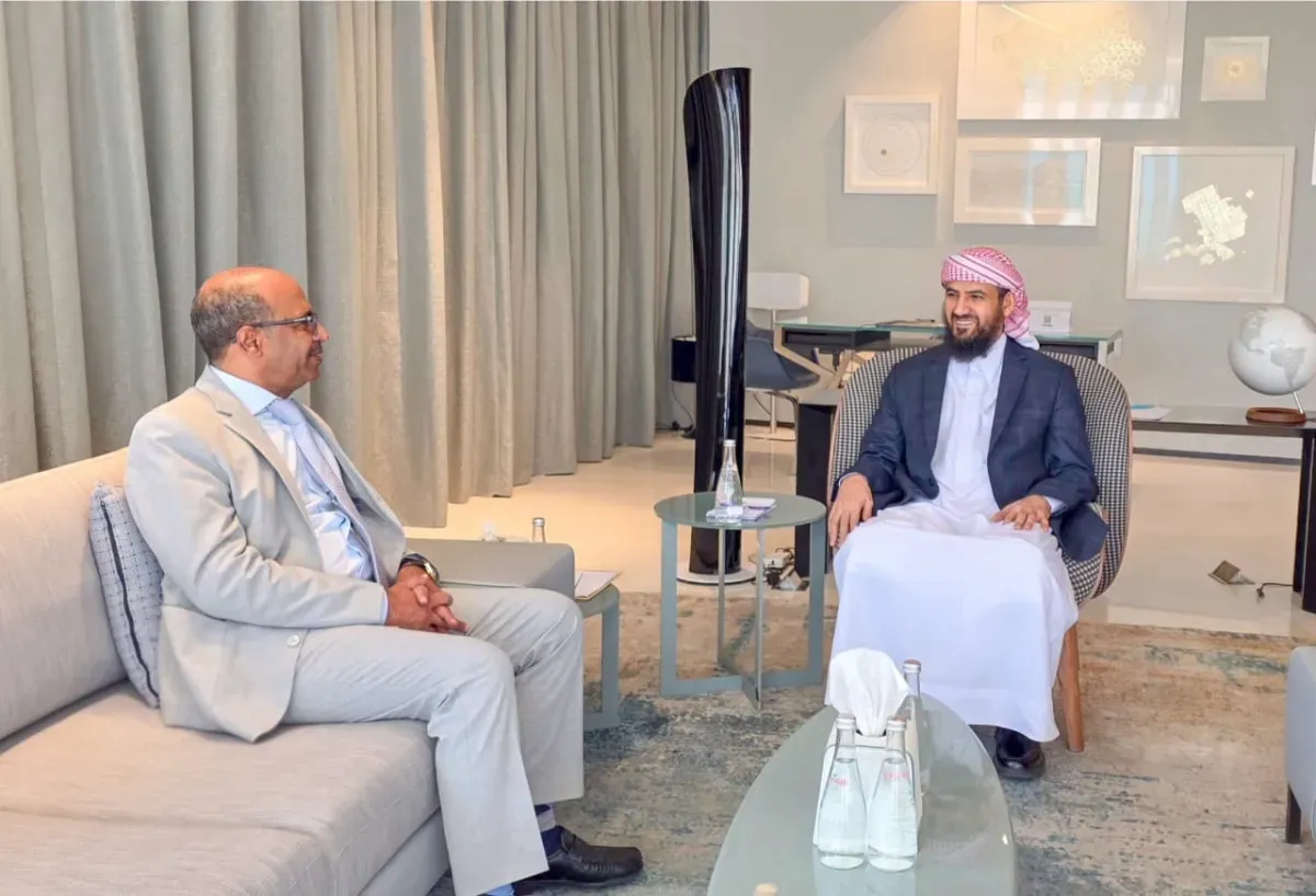 المحرمي يؤكد ضرورة استقرار إمدادات الوقود للمحافظات المحررة