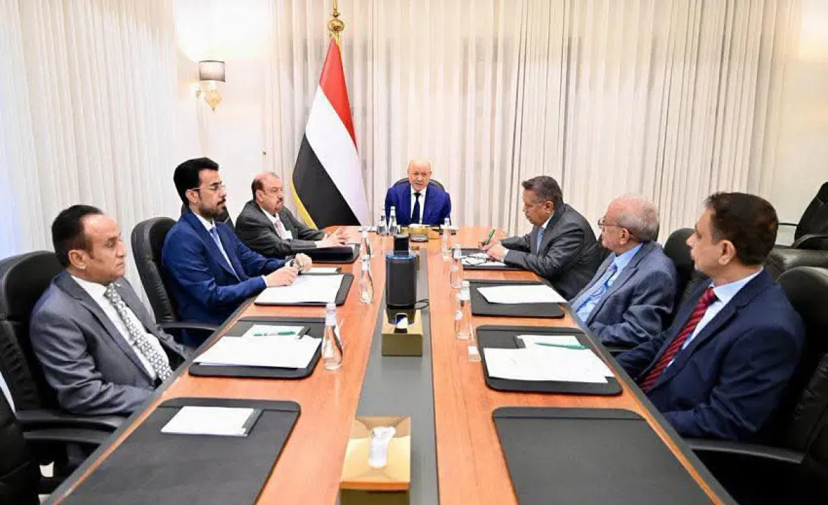 العليمي يشيد بالأجهزة الأمنية ويكشف عن قرب إعلان نتائج تحقيقات مخططات إجرامية