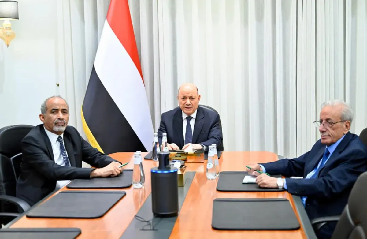 إيران تطلب عبر التحالف إعادة وفد حوثي إلى صنعاء.. ومجلس الرئاسة يرفض
