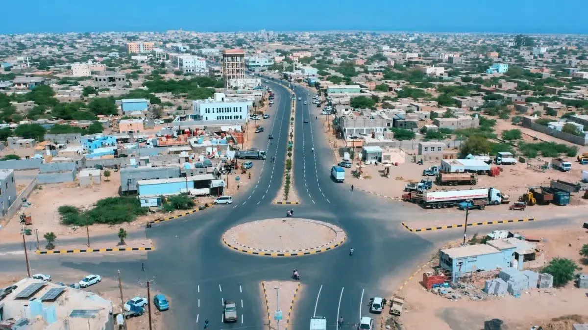 الحوثيون يفرضون رسوماً جديدة على المركبات بالساحل الغربي رغم جمركتها حكومياً